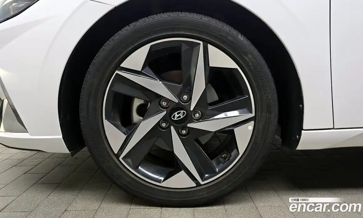 Hyundai Avante 2021 1.6 Автомат в Москве № 109992, фото 3