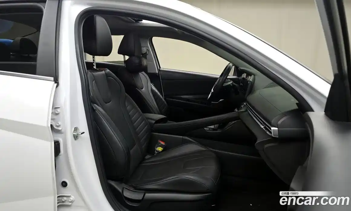 Hyundai Avante 2021 1.6 Автомат в Москве № 109992, фото 4