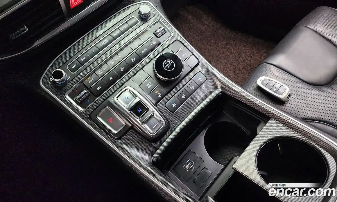 Hyundai Santa Fe 2022 2.2 Автомат в Москве № 110947, фото 6