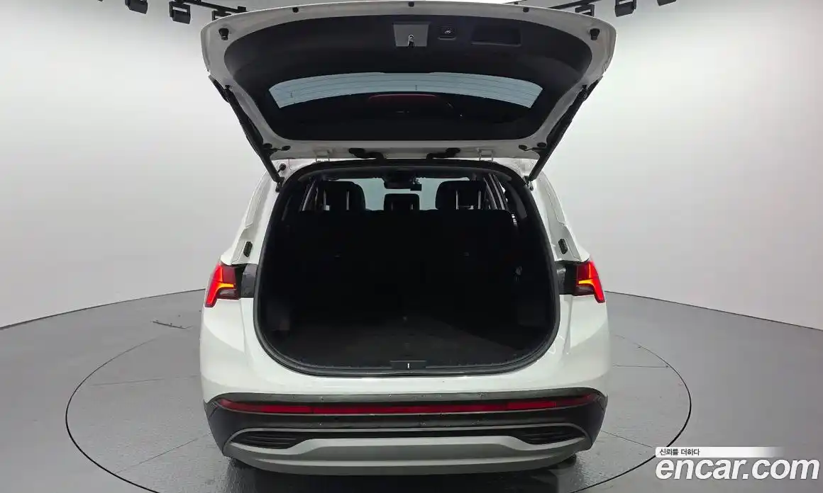 Hyundai Santa Fe 2023 1.6 Автомат в Москве № 111576, фото 5