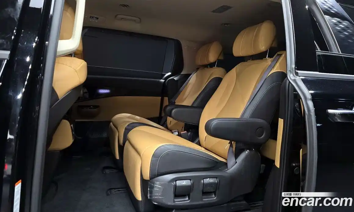 Kia Canival 2023 2.2 Автомат в Москве № 120620, фото 17