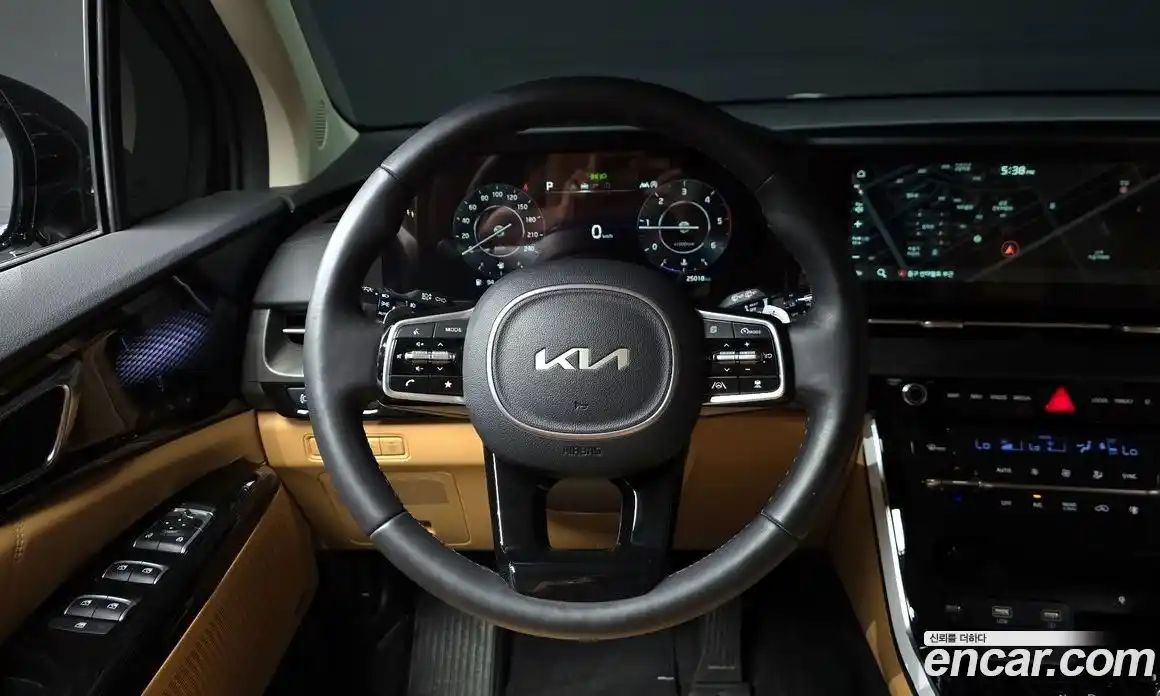 Kia Canival 2023 2.2 Автомат в Москве № 120620, фото 20