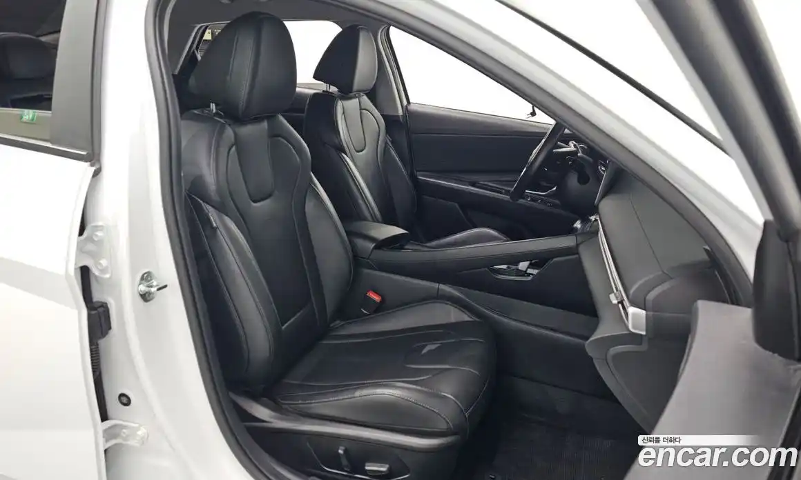 Hyundai Avante 2023 1.6 Автомат в Москве № 123604, фото 11