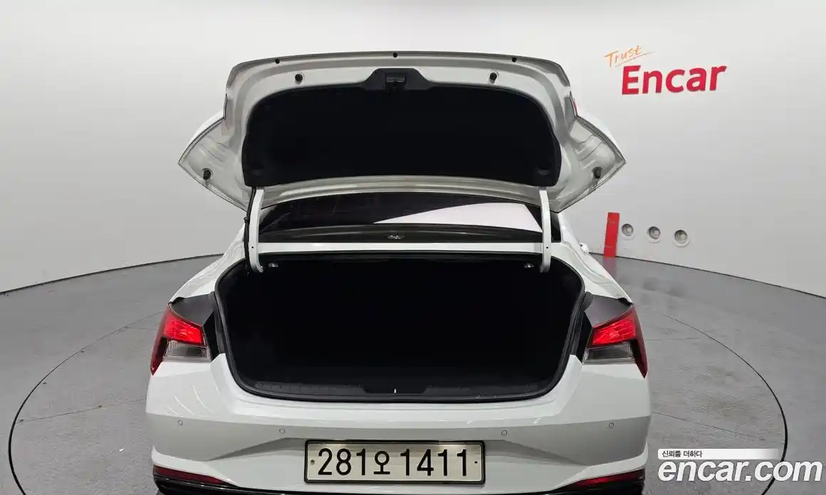 Hyundai Avante 2023 1.6 Автомат в Москве № 123604, фото 20