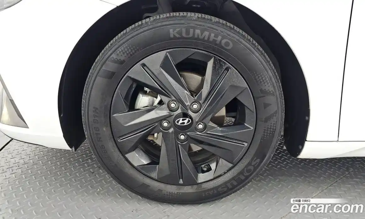 Hyundai Avante 2023 1.6 Автомат в Москве № 123604, фото 5