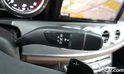 Mercedes-Benz E-Class 2020 2.0 Автомат в Москве № 141497, миниатюра 2