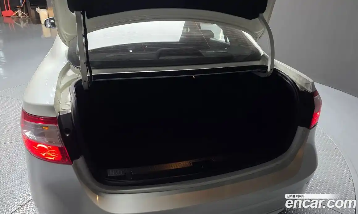 Renault SM3 2011 1.6 Автомат в Москве № 145513, фото 17