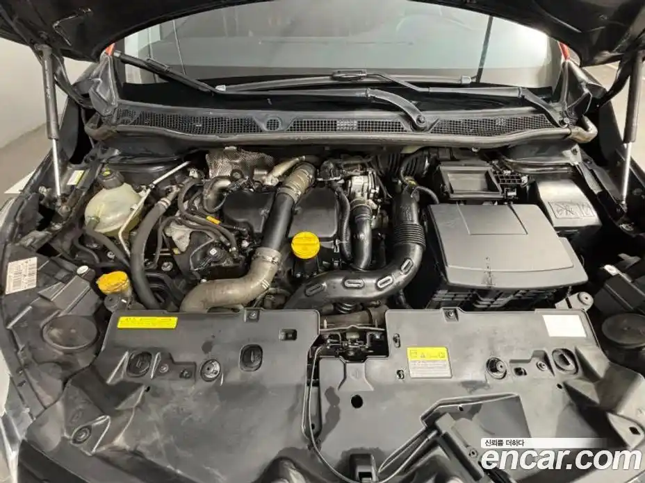 Renault QM3 2014 1.5 Автомат в Москве № 148406, фото 17