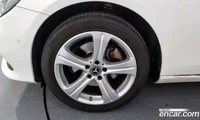 Mercedes-Benz E-Class 2018 1.9 Автомат в Москве № 149601, миниатюра 11