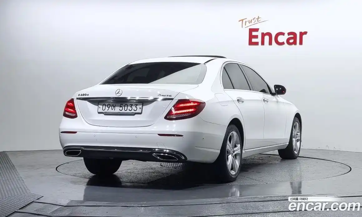 Mercedes-Benz E-Class 2018 1.9 Автомат в Москве № 149601, фото 15