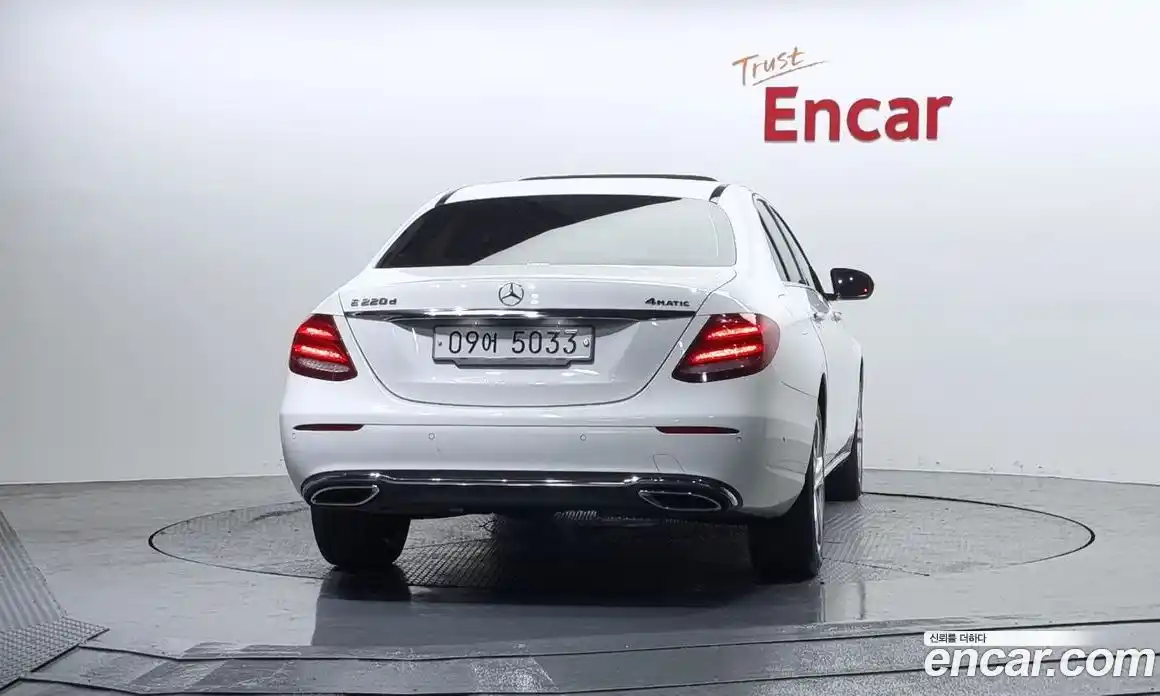 Mercedes-Benz E-Class 2018 1.9 Автомат в Москве № 149601, фото 18