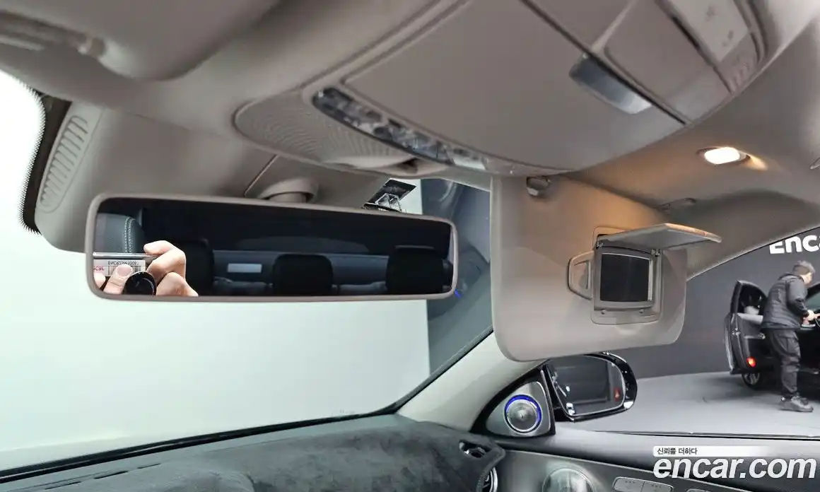 Mercedes-Benz E-Class 2017 2.0 Автомат в Москве № 161872, фото 16