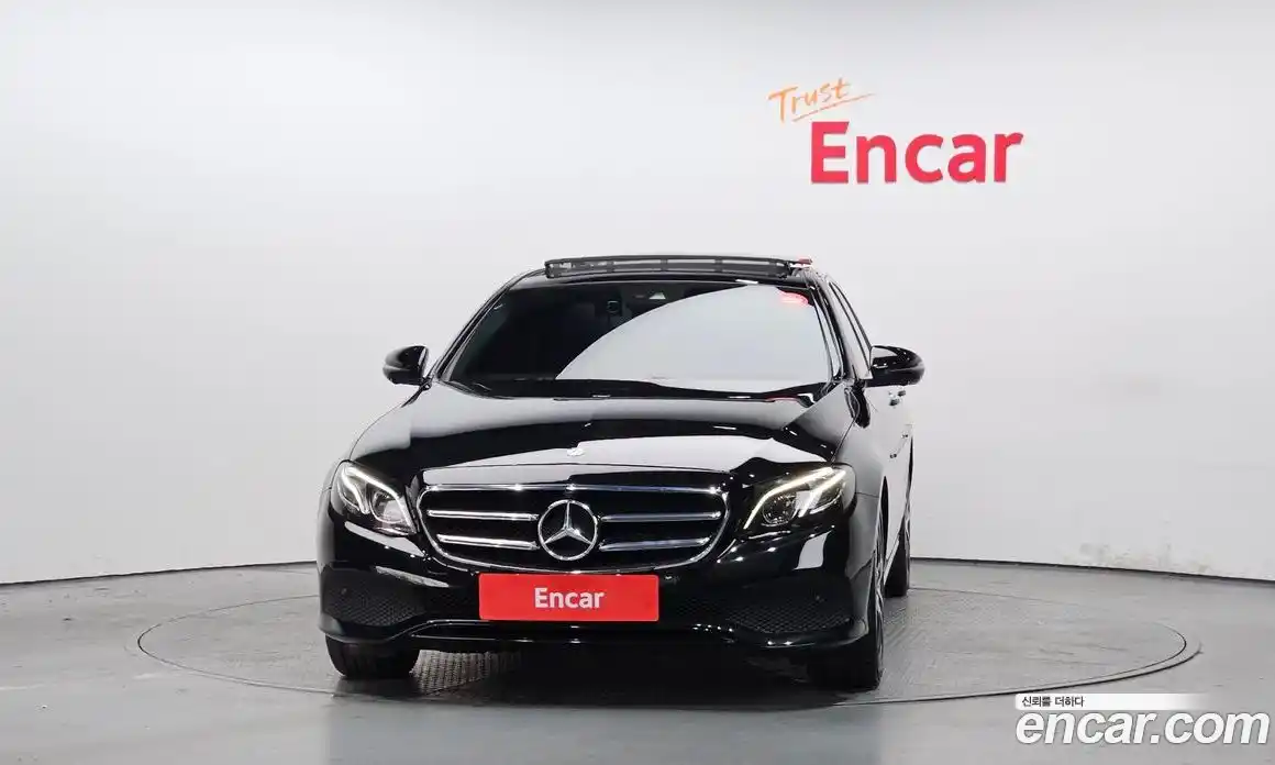 Mercedes-Benz E-Class 2017 2.0 Автомат в Москве № 161872, фото 3