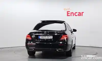 Mercedes-Benz E-Class 2017 2.0 Автомат в Москве № 161872, миниатюра 4