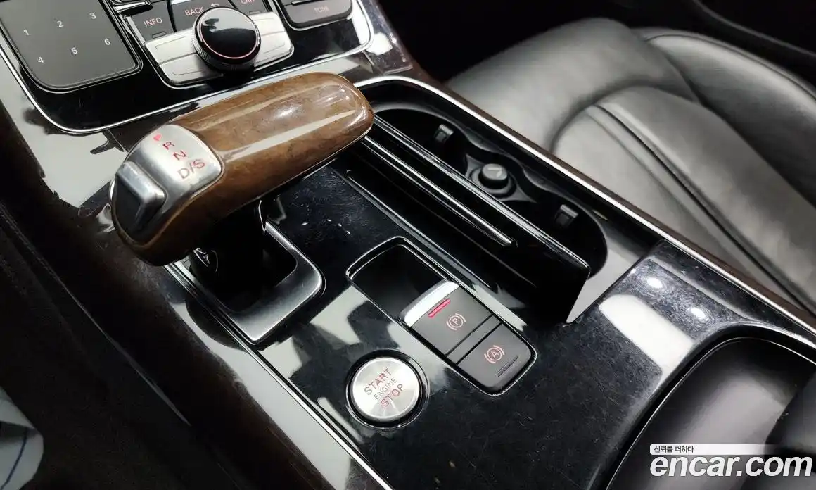 Audi A8 2015 4.0 Автомат в Москве № 163872, фото 9