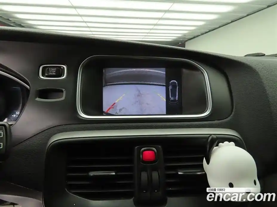 Volvo V40 2015 1.6 Автомат в Москве № 164825, фото 16