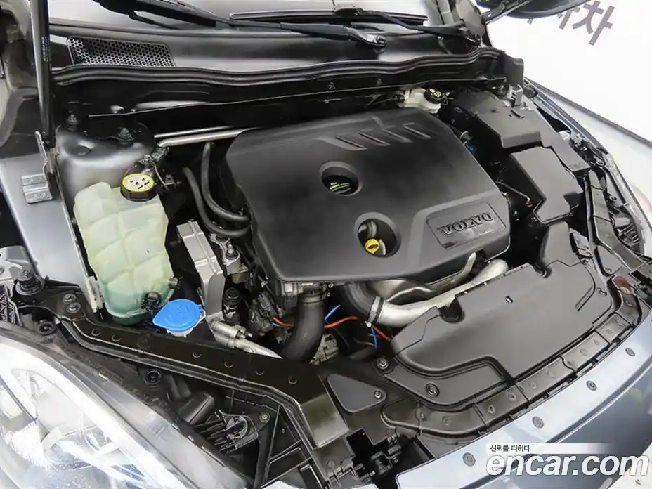 Volvo V40 2015 1.6 Автомат в Москве № 164825, фото 19