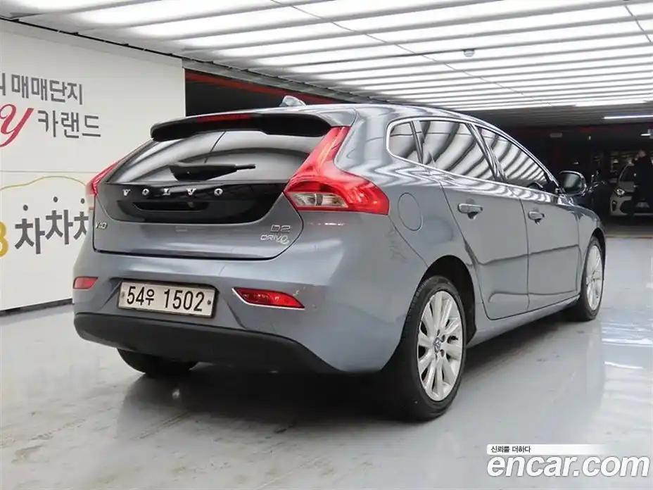 Volvo V40 2015 1.6 Автомат в Москве № 164825, фото 4