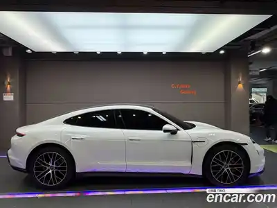 Porsche Taycan 2021 Автомат в Москве № 165776, миниатюра 5