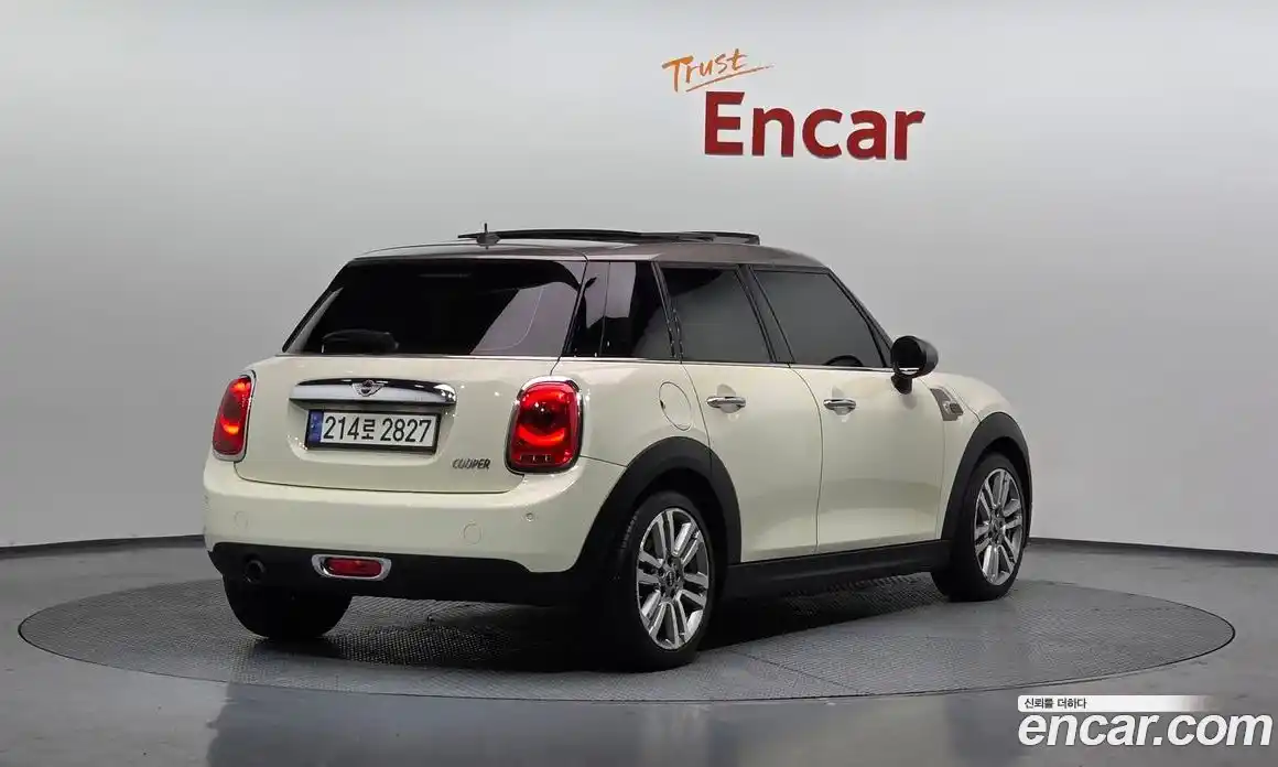 Mini Cooper 2017 1.5 Автомат в Москве № 167123, фото 15