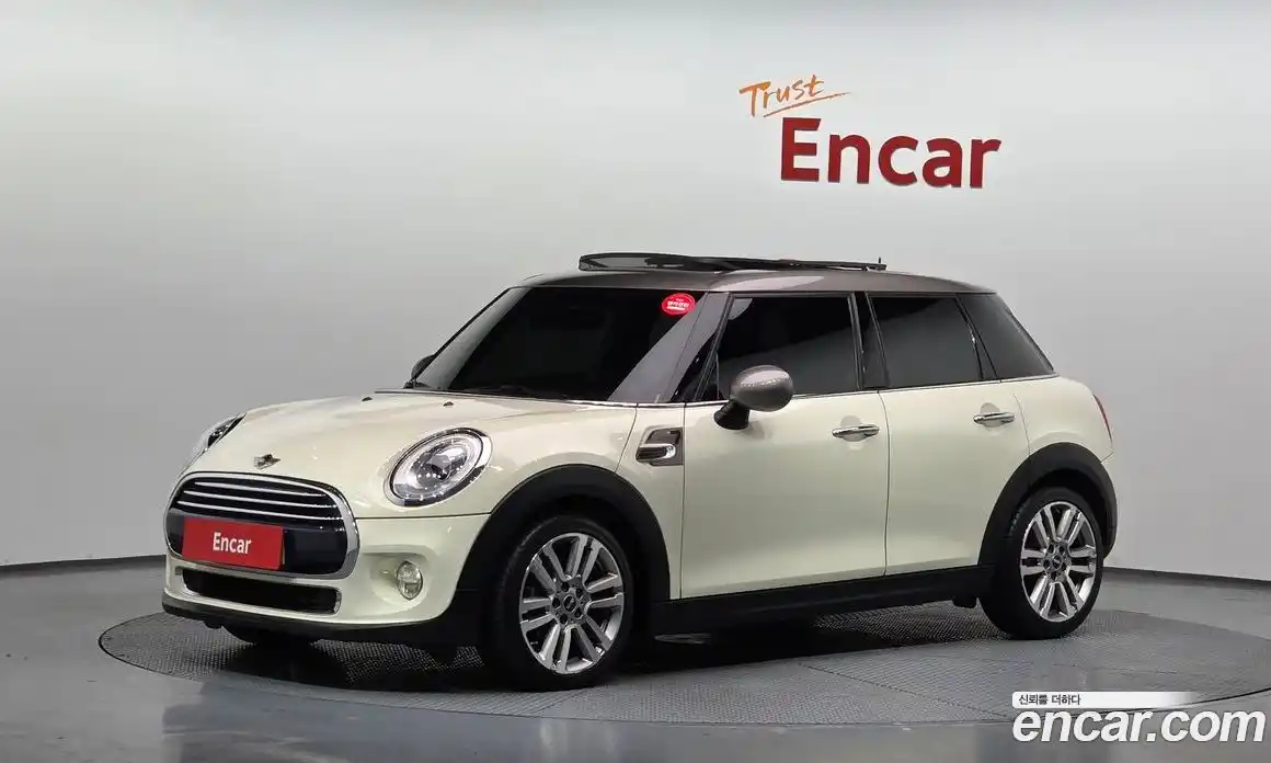 Mini Cooper 2017 1.5 Автомат в Москве № 167123, фото 16