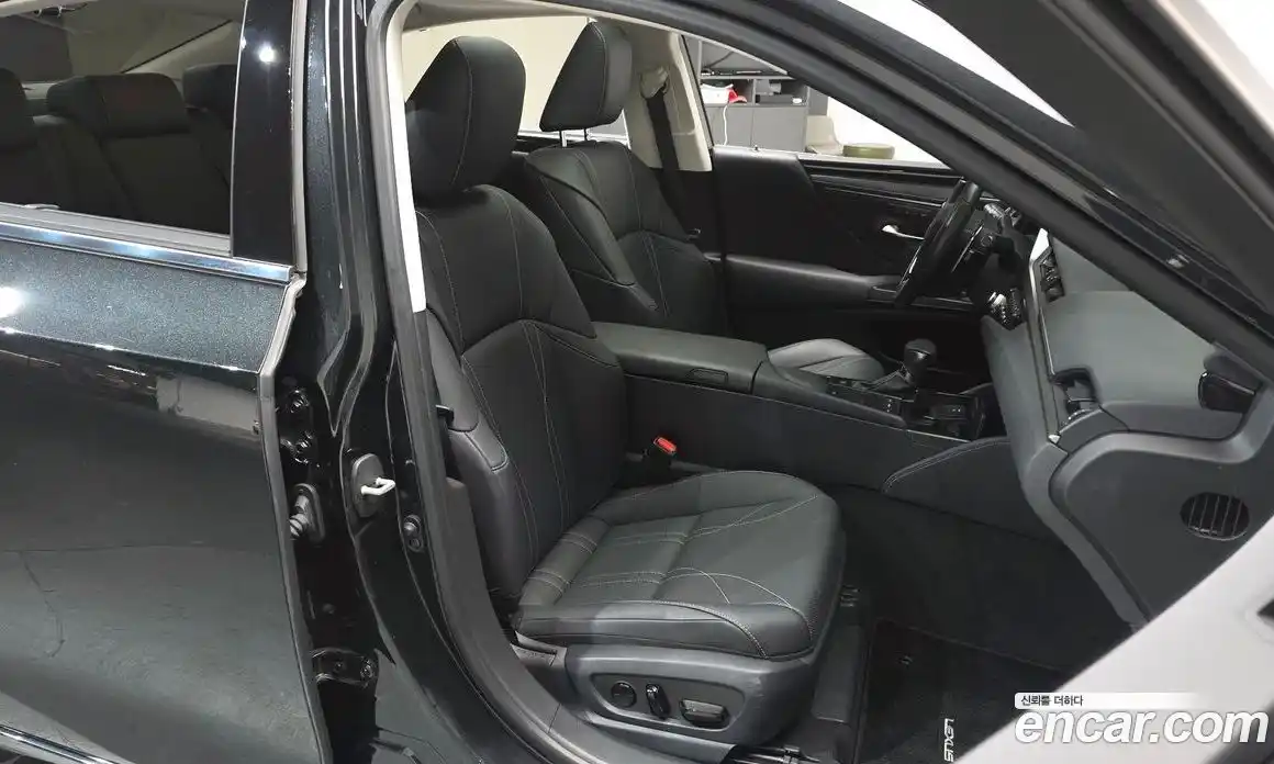 Lexus ES 2021 2.5 Автомат в Москве № 168087, фото 14