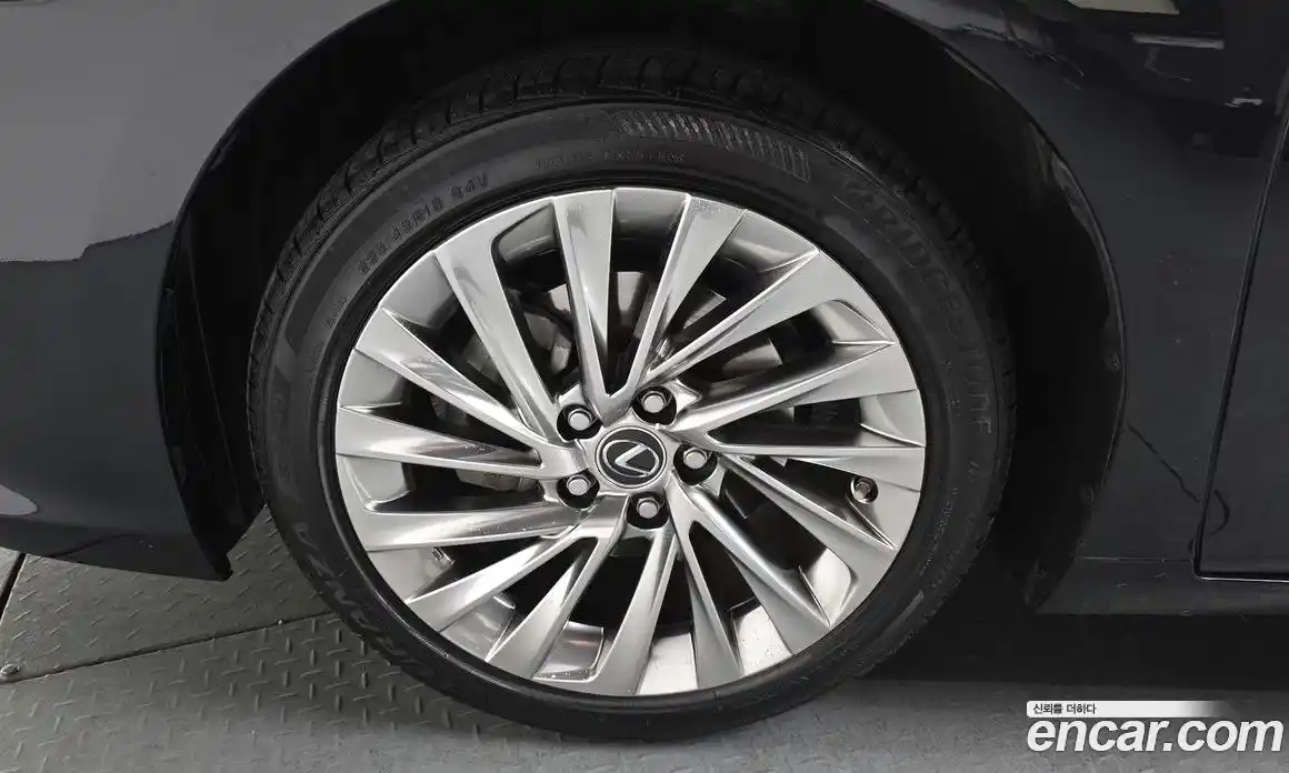 Lexus ES 2021 2.5 Автомат в Москве № 168087, фото 15