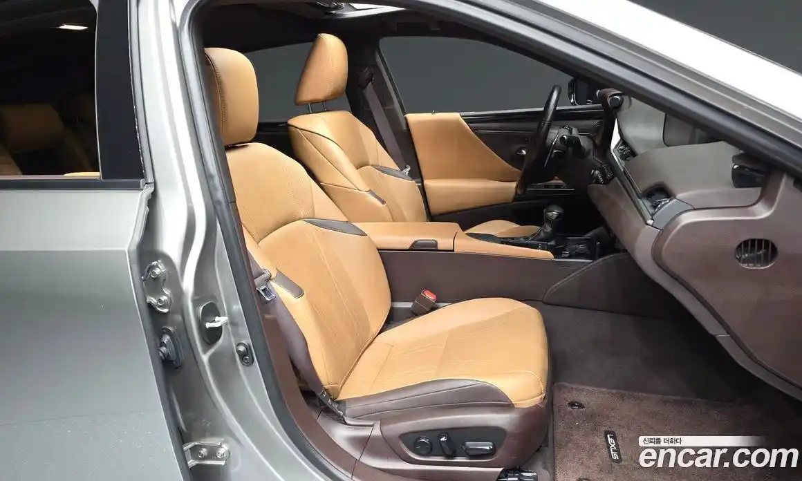 Lexus ES 2020 2.5 Автомат в Москве № 168173, фото 17