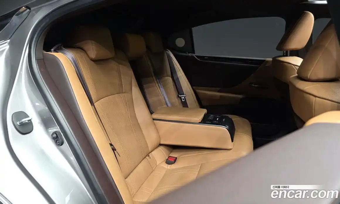 Lexus ES 2020 2.5 Автомат в Москве № 168173, фото 5