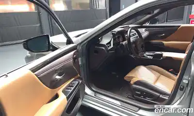 Lexus ES 2020 2.5 Автомат в Москве № 168173, миниатюра 6