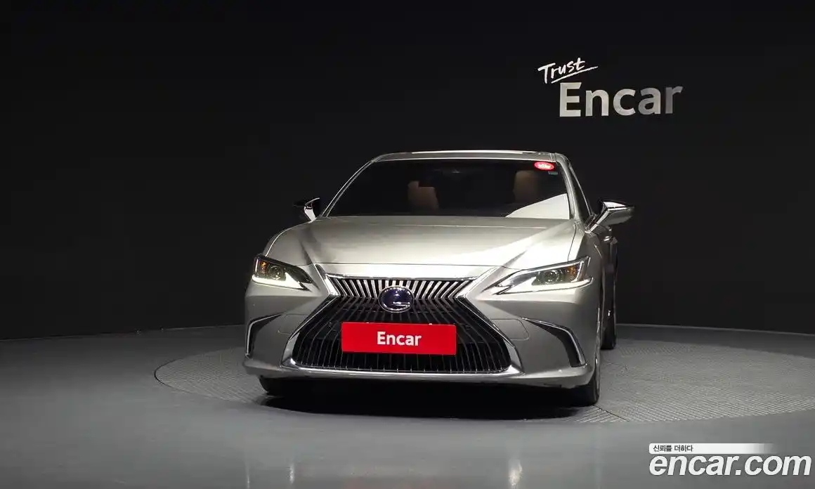 Lexus ES 2020 2.5 Автомат в Москве № 168173, фото 10