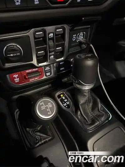 Jeep Wrangler 2025 2.0 Автомат в Москве № 169933, миниатюра 11