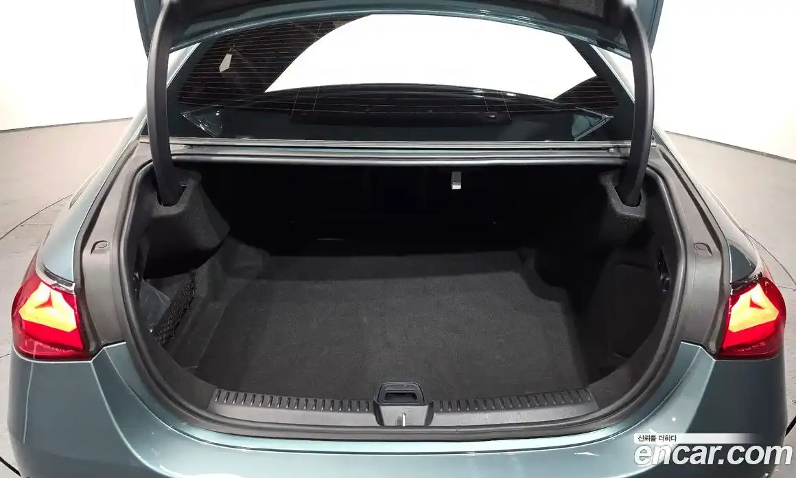 Mercedes-Benz E-Class 2025 2.0 Автомат в Москве № 173356, фото 19