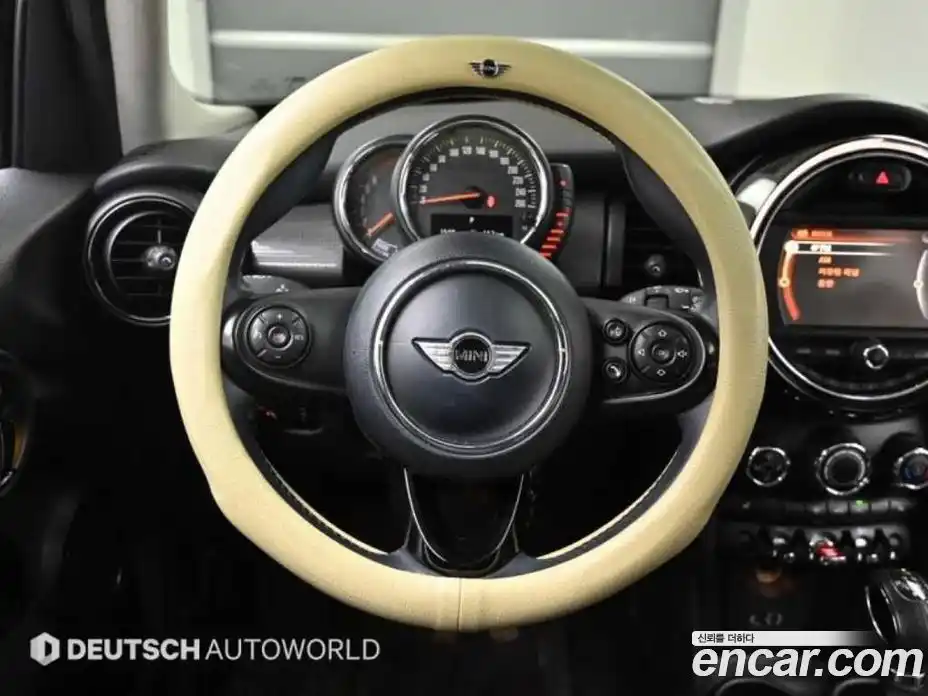 Mini Cooper 2015 1.5 Автомат в Москве № 190642, фото 13