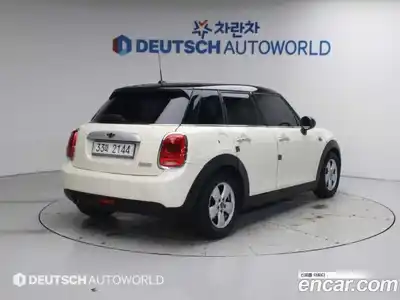 Mini Cooper 2015 1.5 Автомат в Москве № 190642, миниатюра 2
