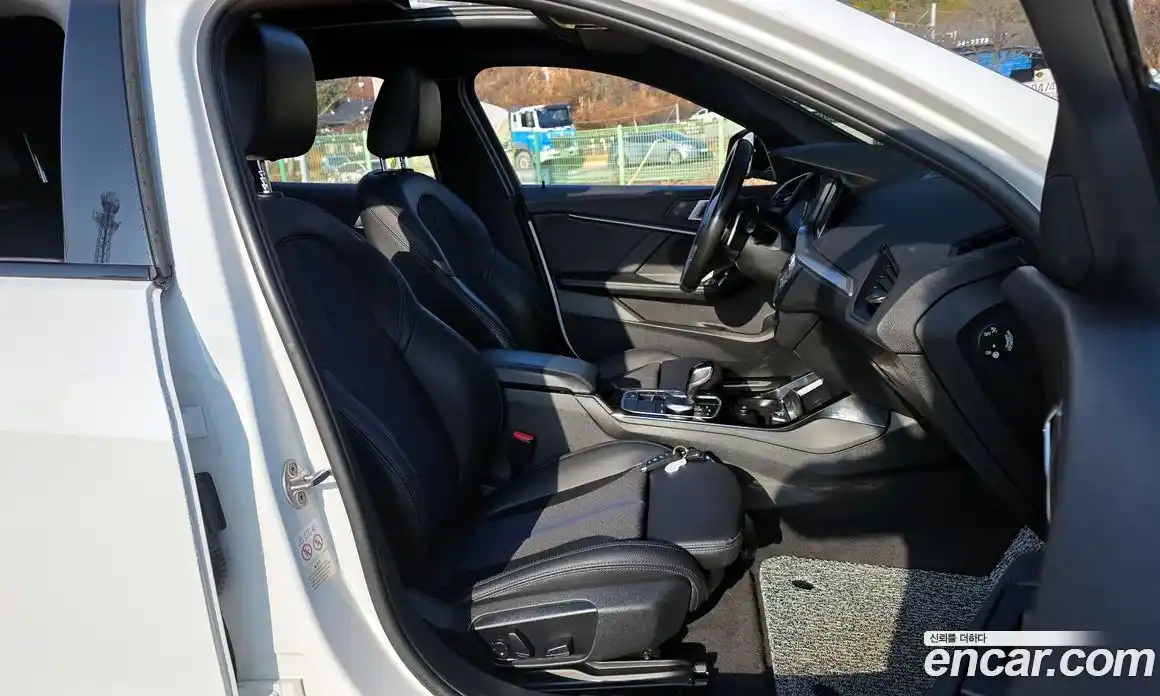 BMW 1-Series 2024 2.0 Автомат в Москве № 191249, фото 1