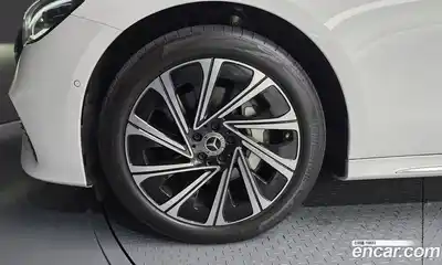 Mercedes-Benz E-Class 2025 2.0 Автомат в Москве № 193861, миниатюра 5