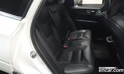 Volvo XC60 2023 2.0 Автомат в Москве № 196961, миниатюра 12