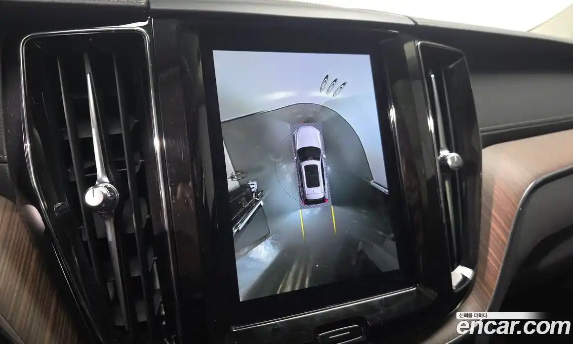 Volvo XC60 2023 2.0 Автомат в Москве № 196961, фото 16