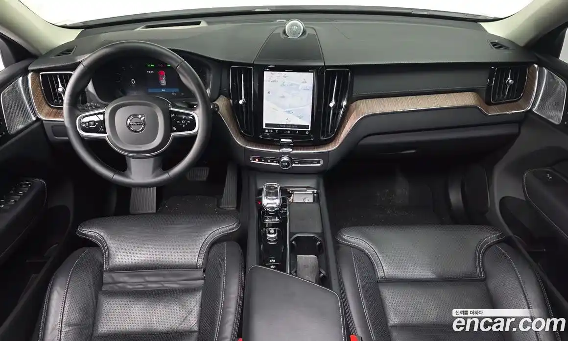 Volvo XC60 2023 2.0 Автомат в Москве № 196961, фото 7