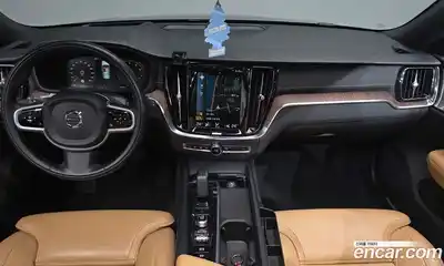 Volvo V60, 2021