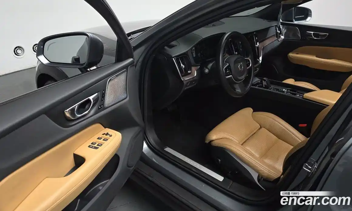 Volvo V60 2021 2.0 Автомат в Москве № 196968, фото 11