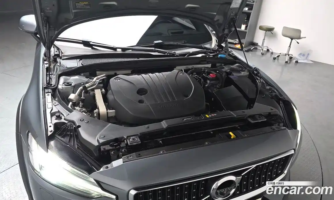 Volvo V60 2021 2.0 Автомат в Москве № 196968, фото 15