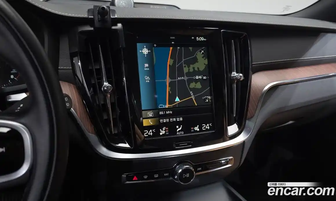 Volvo V60 2021 2.0 Автомат в Москве № 196968, фото 17