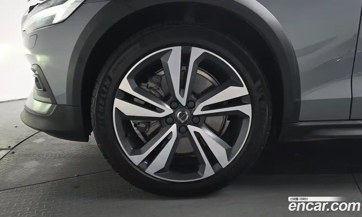 Volvo V60 2021 2.0 Автомат в Москве № 196968, фото 10