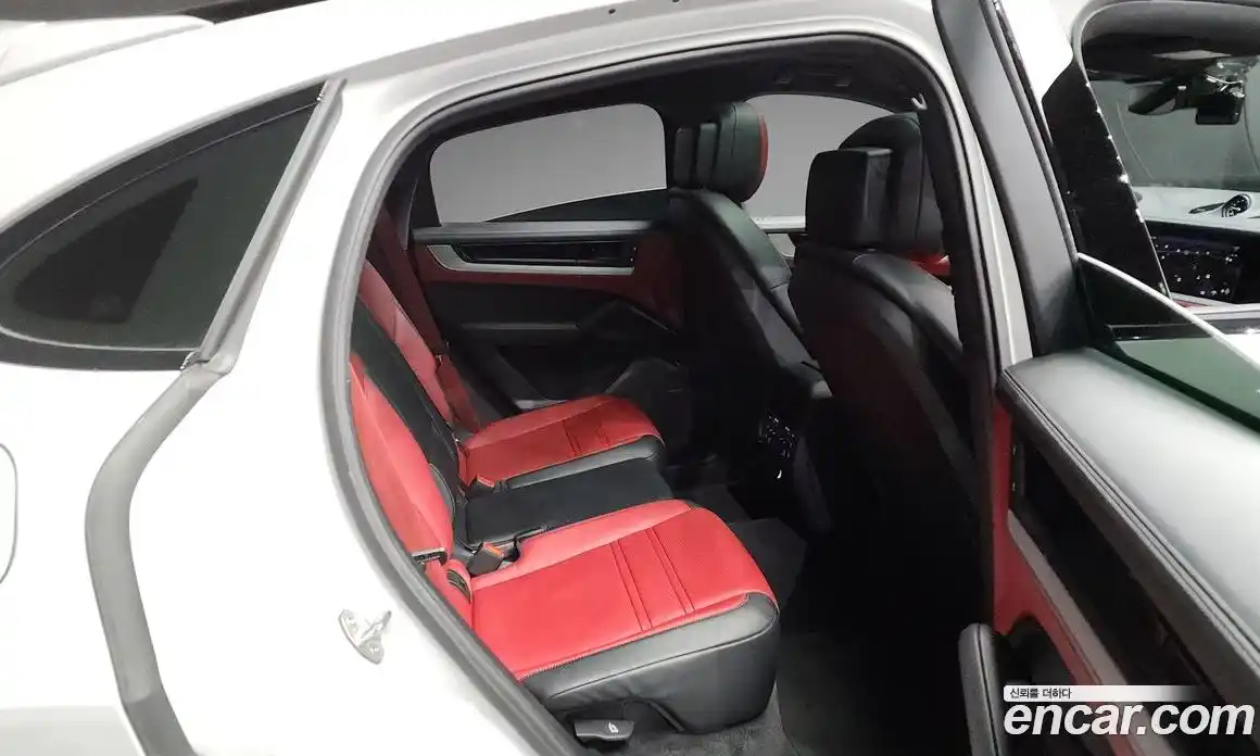 Porsche Cayenne 2024 3.0 Автомат в Москве № 197213, фото 12