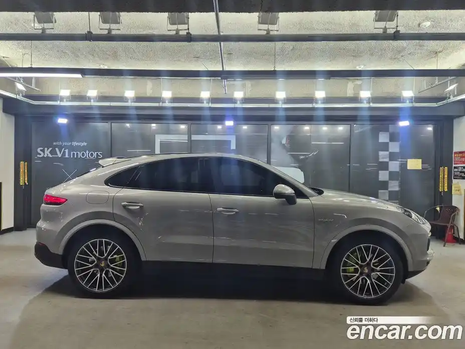 Porsche Cayenne 2023 3.0 Автомат в Москве № 197837, фото 3