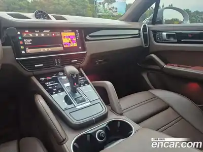 Porsche Cayenne 2023 3.0 Автомат в Москве № 197837, миниатюра 8