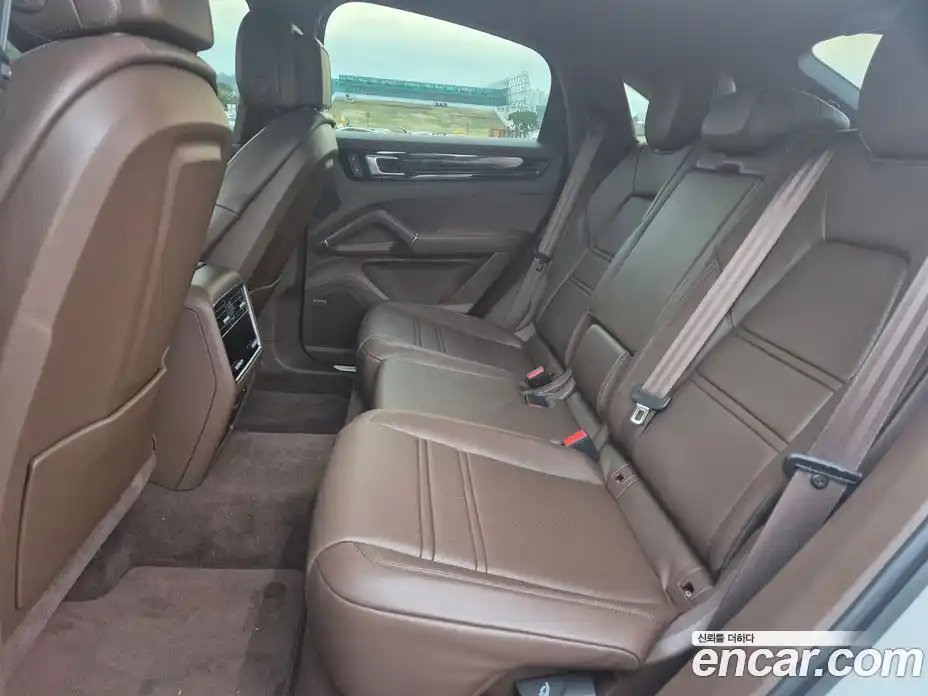 Porsche Cayenne 2023 3.0 Автомат в Москве № 197837, фото 10