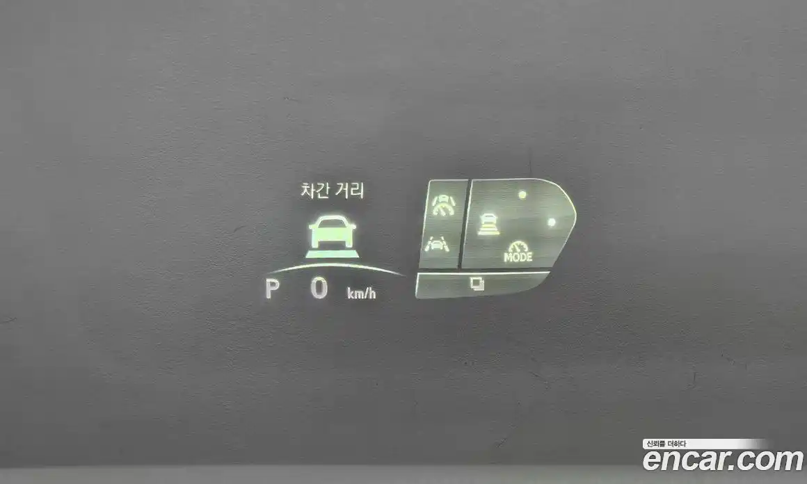 Lexus RZ 2023 0.2 Автомат в Москве № 198880, фото 17